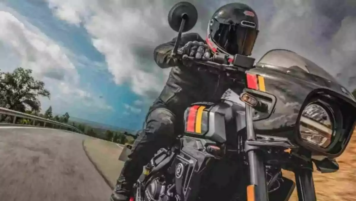 Descobreix les últimes notícies, tendències i novetats del món de les motos a la nostra secció d'actualitat. Mantén-te al dia amb tot el que està relacionat amb el motociclisme, la nostra pàgina t'ofereix informació actualitzada per als apassionats de les dues rodes. No et perdis ni un detall sobre l'univers de les motos!