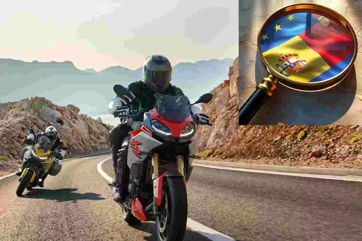 Dos motociclistas circulan por una carretera de montaña y en la esquina superior derecha aparece una lupa sobre una bandera de España