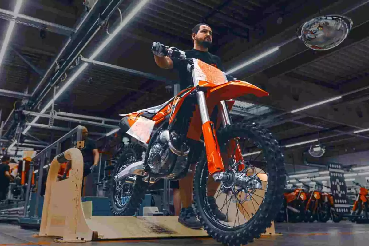 KTM, Husqvarna y GasGas retoman la producción KTM, Husqvarna y GasGas retoman la producción
