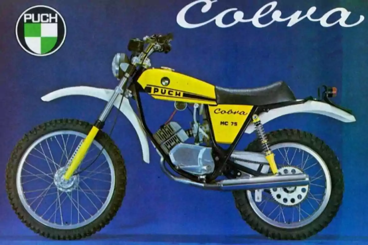 Motocicleta Puch Cobra MC 75 de color amarillo y negro sobre un fondo azul con el logotipo de la marca en la esquina superior izquierda Motocicleta Puch Cobra MC 75 de color amarillo y negro sobre un fondo azul con el logotipo de la marca en la esquina superior izquierda
