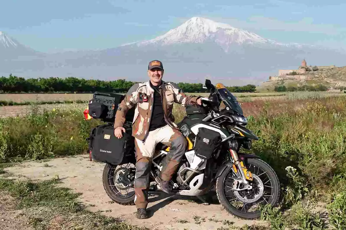 ToroEnMoto enlaza todos los Toros de Osborne del mundo en un viaje en moto ToroEnMoto enlaza todos los Toros de Osborne del mundo en un viaje en moto