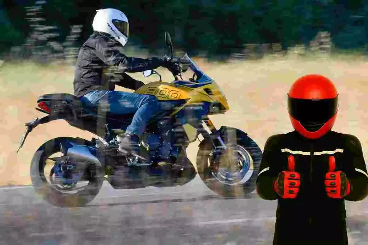 Persona conduciendo una motocicleta amarilla mientras otra figura con casco rojo y traje negro muestra ambos pulgares hacia arriba