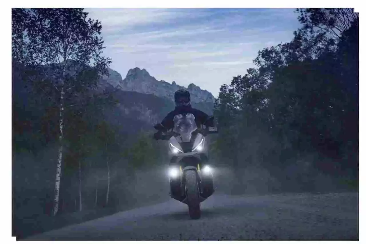 Honda X-ADV 2025