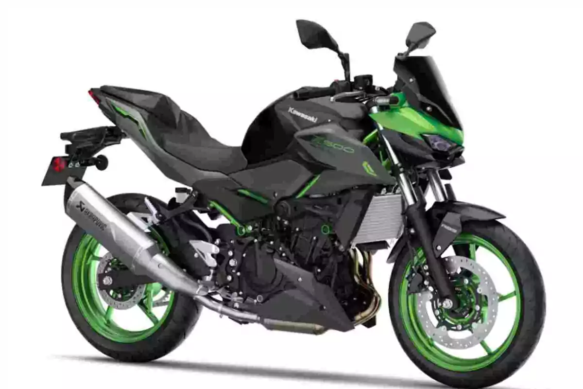 Kawasaki Z900 sport motorcycle in black with green accents on a white background Kawasaki Z900 sport motorcycle in black with green accents on a white background