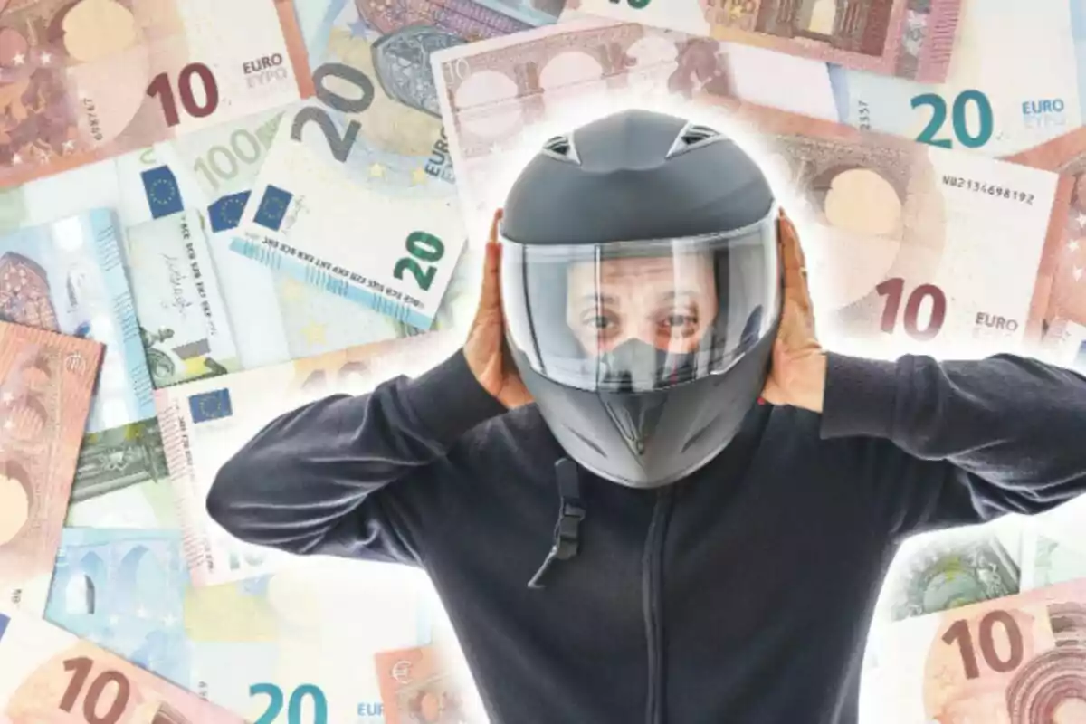 Persona con casco de motocicleta tapándose los oídos frente a un fondo de billetes de euro. Persona con casco de motocicleta tapándose los oídos frente a un fondo de billetes de euro.