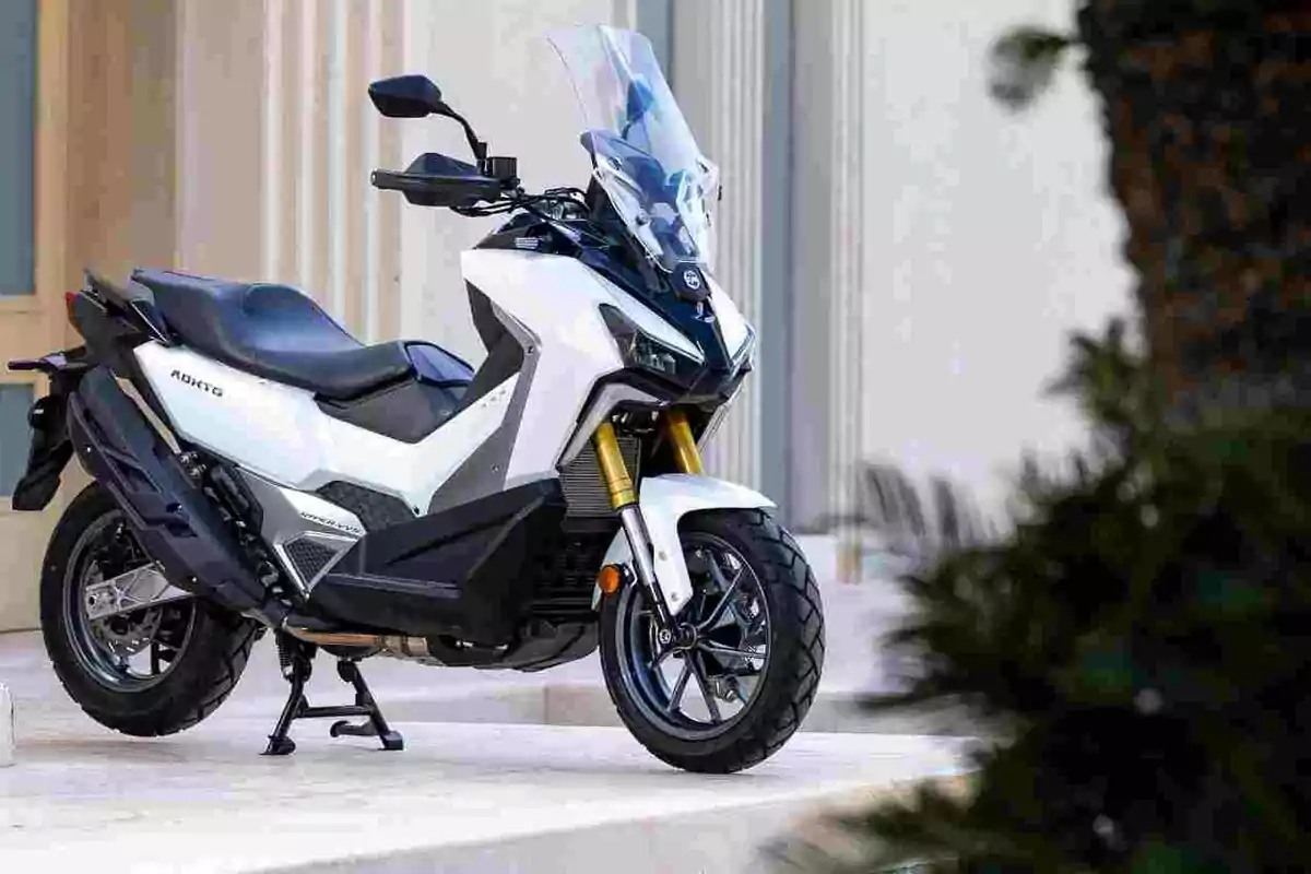 El SYM ADXTG 400 es un scooter con filosofía trail El SYM ADXTG 400 es un scooter con filosofía trail