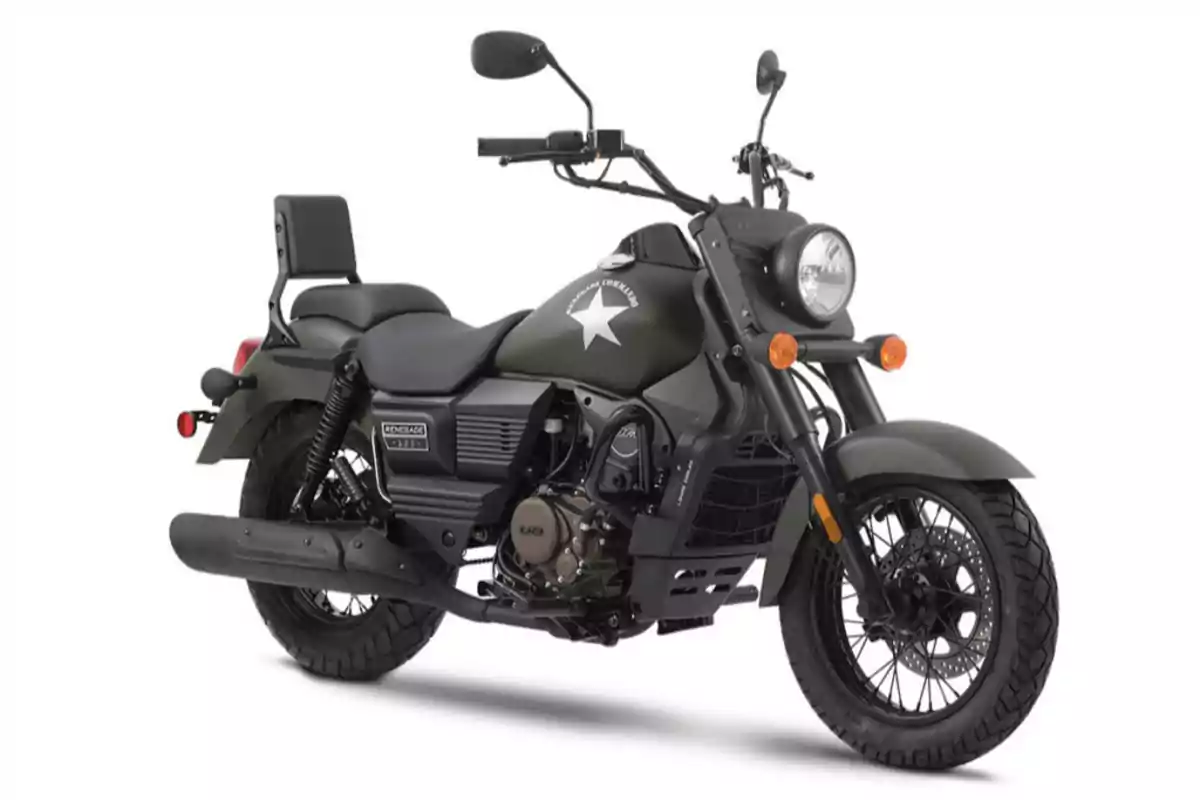 Motocicleta estilo militar en color verde con una estrella blanca en el tanque de gasolina y respaldo para el pasajero