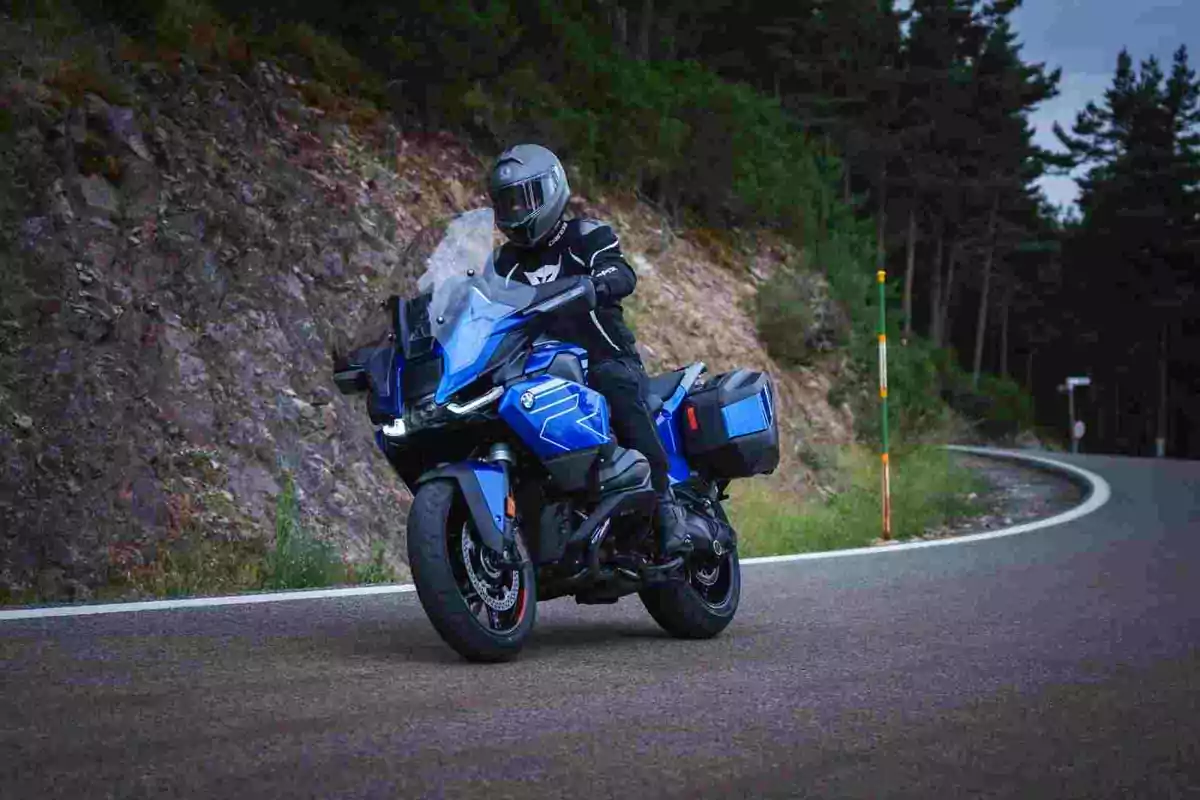 Probamos la nueva BMW R 1300 RT