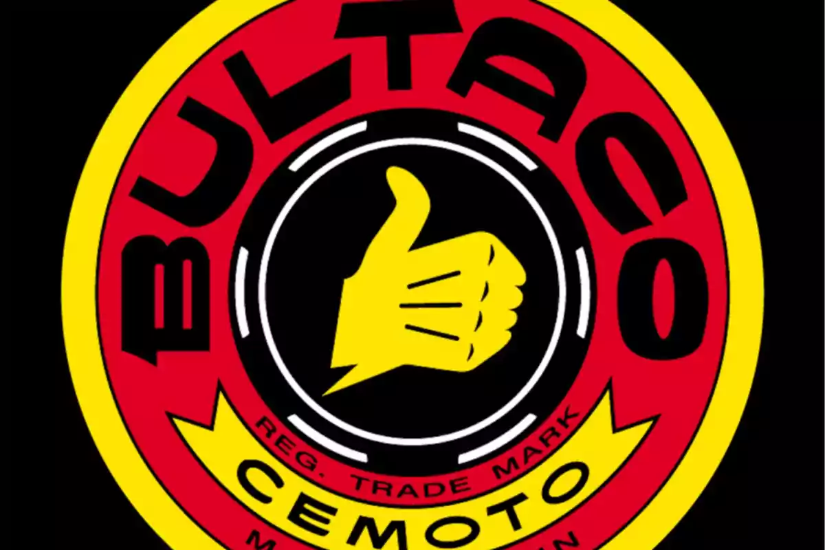Logo circular de la marca Bultaco con un pulgar amarillo hacia arriba en el centro y fondo rojo y negro Logo circular de la marca Bultaco con un pulgar amarillo hacia arriba en el centro y fondo rojo y negro