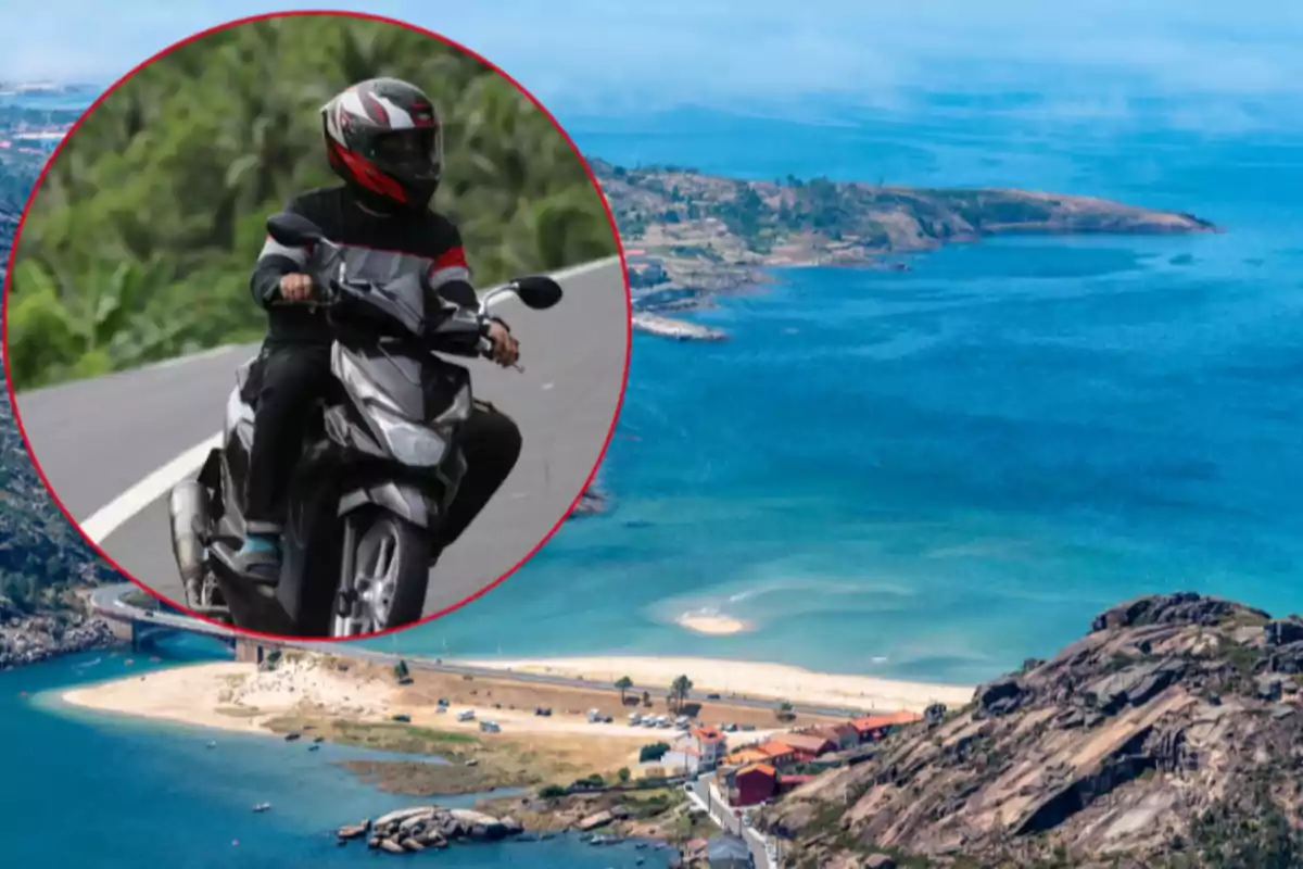 Persona conduciendo una motocicleta con casco en una carretera, sobrepuesta en un paisaje costero con mar azul y una playa Persona conduciendo una motocicleta con casco en una carretera, sobrepuesta en un paisaje costero con mar azul y una playa