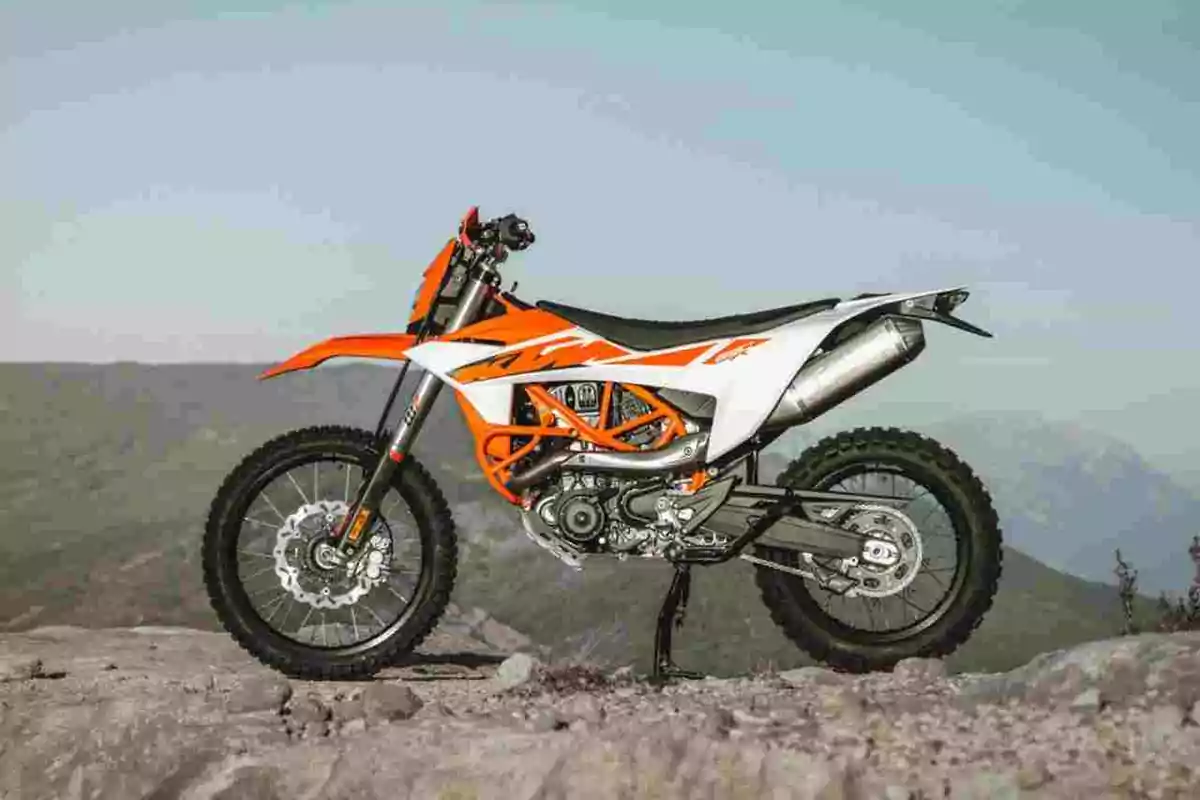 KTM presenta la seva gamma 690 per a supermotard i enduro KTM presenta la seva gamma 690 per a supermotard i enduro