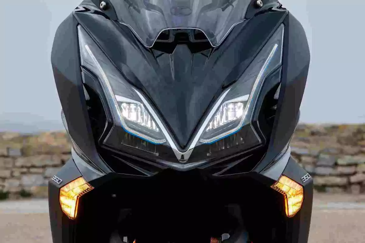 KYMCO presenta el Super Dink GT 350 KYMCO presenta el Super Dink GT 350