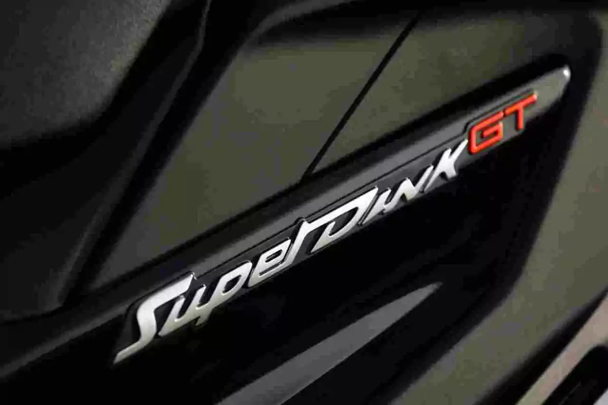 KYMCO presenta el Super Dink GT 350 KYMCO presenta el Super Dink GT 350