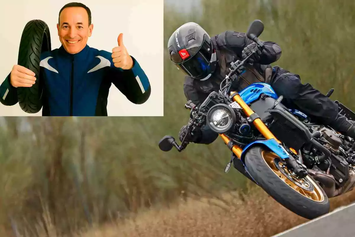 Un hombre sonriente sostiene una llanta de motocicleta y hace un gesto de aprobación mientras en la imagen principal un motociclista con casco y equipo de protección toma una curva en una carretera sobre una moto azul