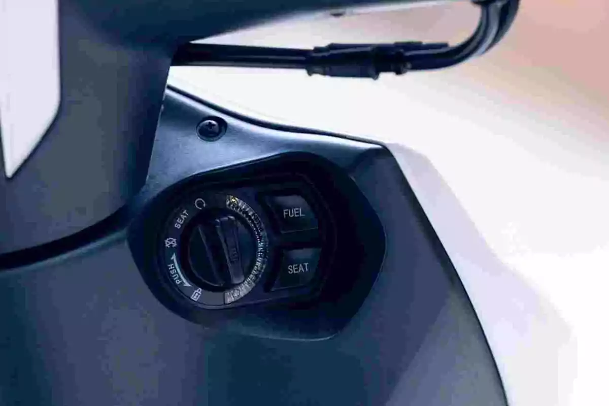 QJMotor presenta su primer scooter de rueda alta con el SQ16 QJMotor presenta su primer scooter de rueda alta con el SQ16