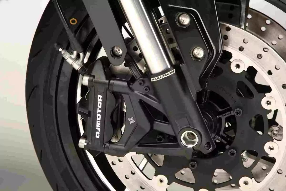 Llega la nueva QJ Motor SRK 600 Llega la nueva QJ Motor SRK 600