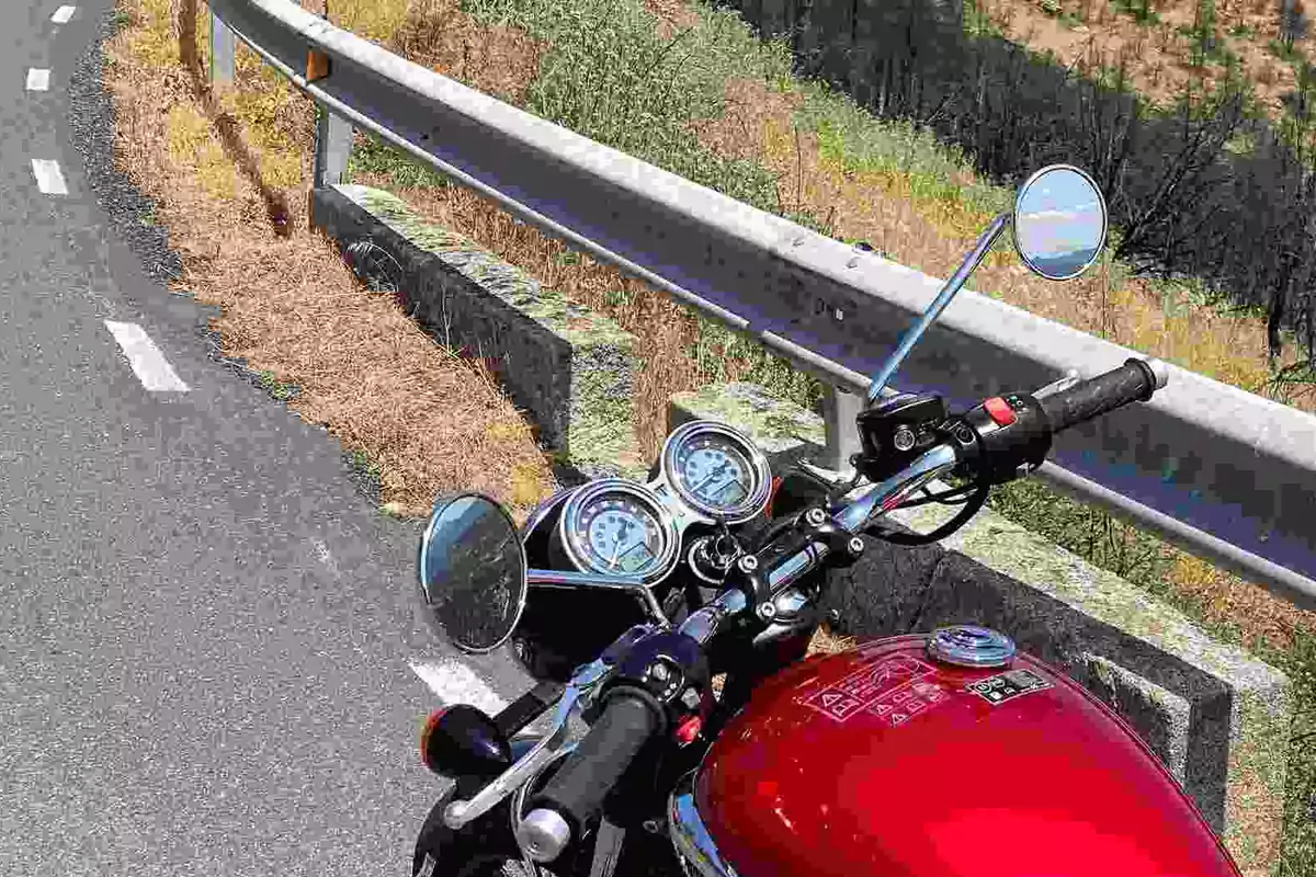 La Ruta + Fea con Triumph La Ruta + Fea con Triumph