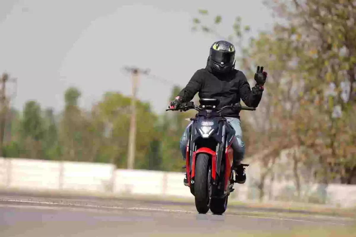 Ultraviolette comercializa dos modelos de motos eléctricas en España Ultraviolette comercializa dos modelos de motos eléctricas en España