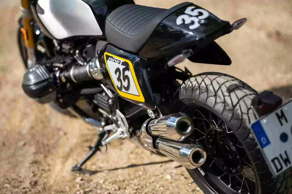 BMW presenta la personalización The Tracker para la R12 nineT BMW presenta la personalización The Tracker para la R12 nineT