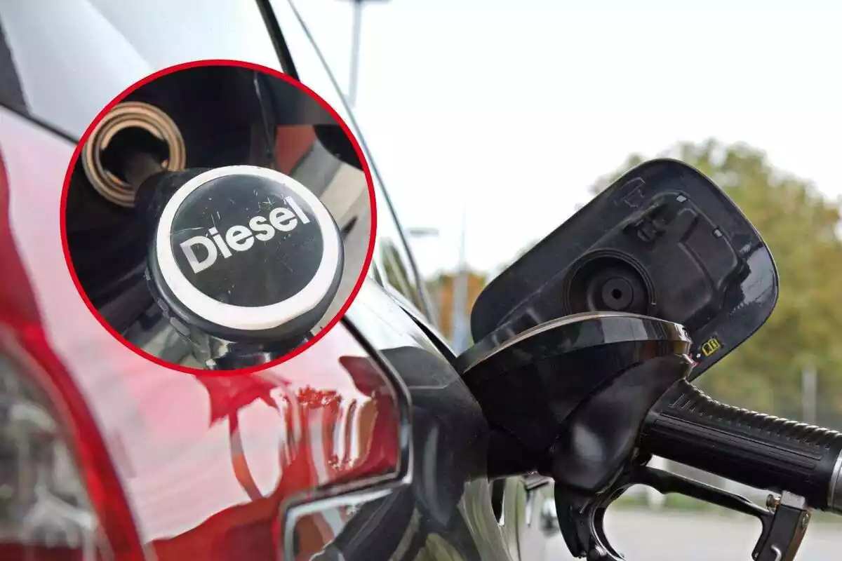 Montaje de una persona repostando gasolina en un coche rojo y la imagen de la palabra 'Diesel' Montaje de una persona repostando gasolina en un coche rojo y la imagen de la palabra 'Diesel'