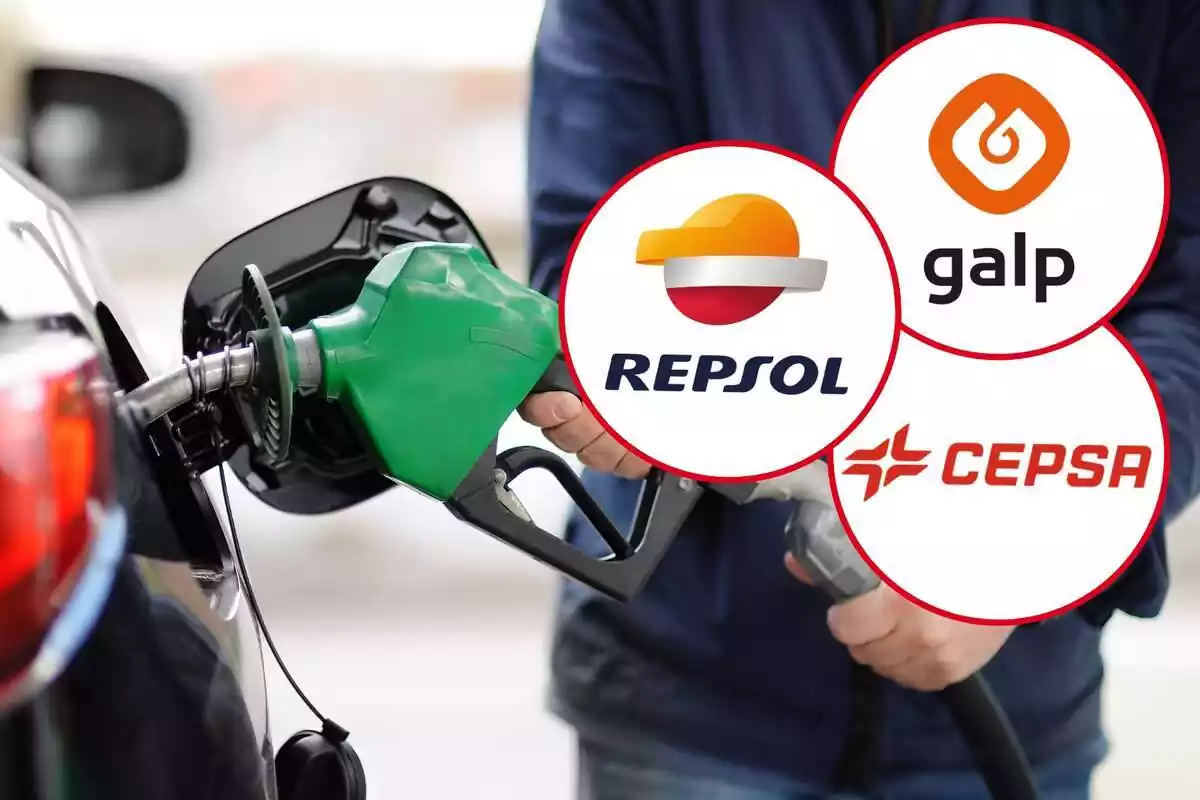 Montaje con una persona llenando el depósito de un coche y tres círculos con los logos de Repsol, Galp y Cepsa Montaje con una persona llenando el depósito de un coche y tres círculos con los logos de Repsol, Galp y Cepsa