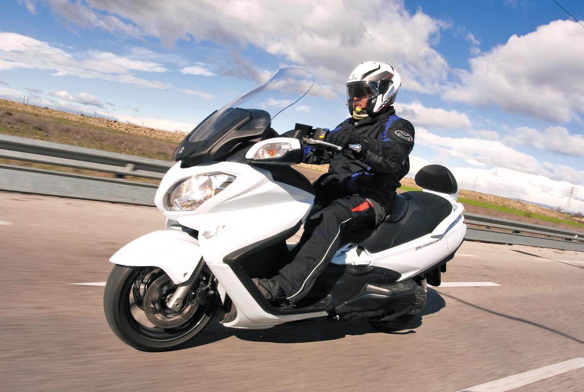 pensión entrar por otra parte, Qué casco de moto modular es legal llevar abierto mientras circulamos?