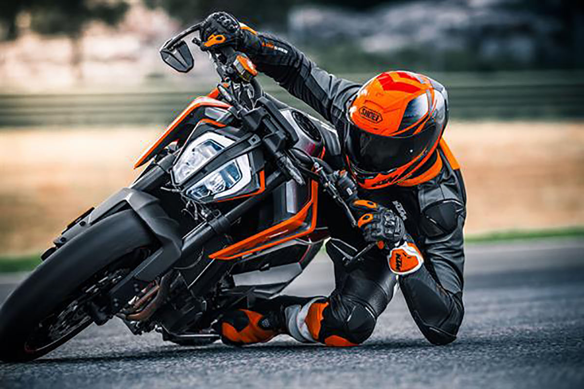 Gárgaras Montaña radio Así son los dos nuevos cascos de moto de SHOEI para KTM - Formulamoto