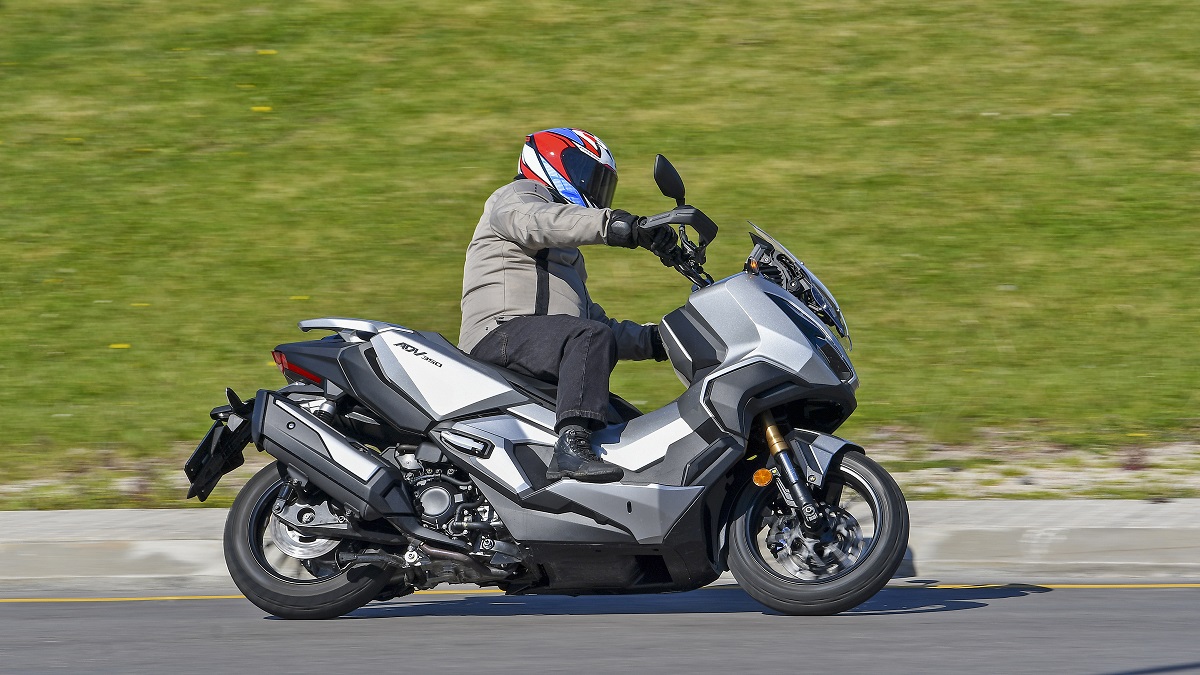 Motocicleta Honda X-ADV 350 E5 en Barcelona — Totmoto