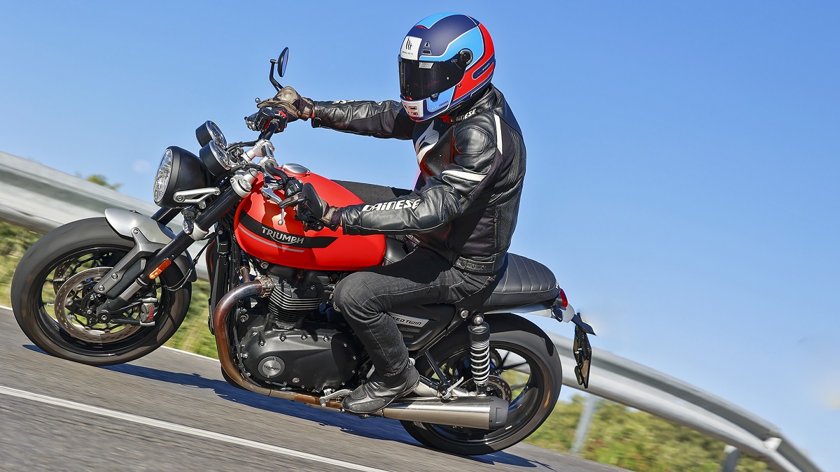 Prueba Triumph Speed Twin Para Nost Lgicos A Los Que Les Gusta Pasarlo Bien En Moto Por