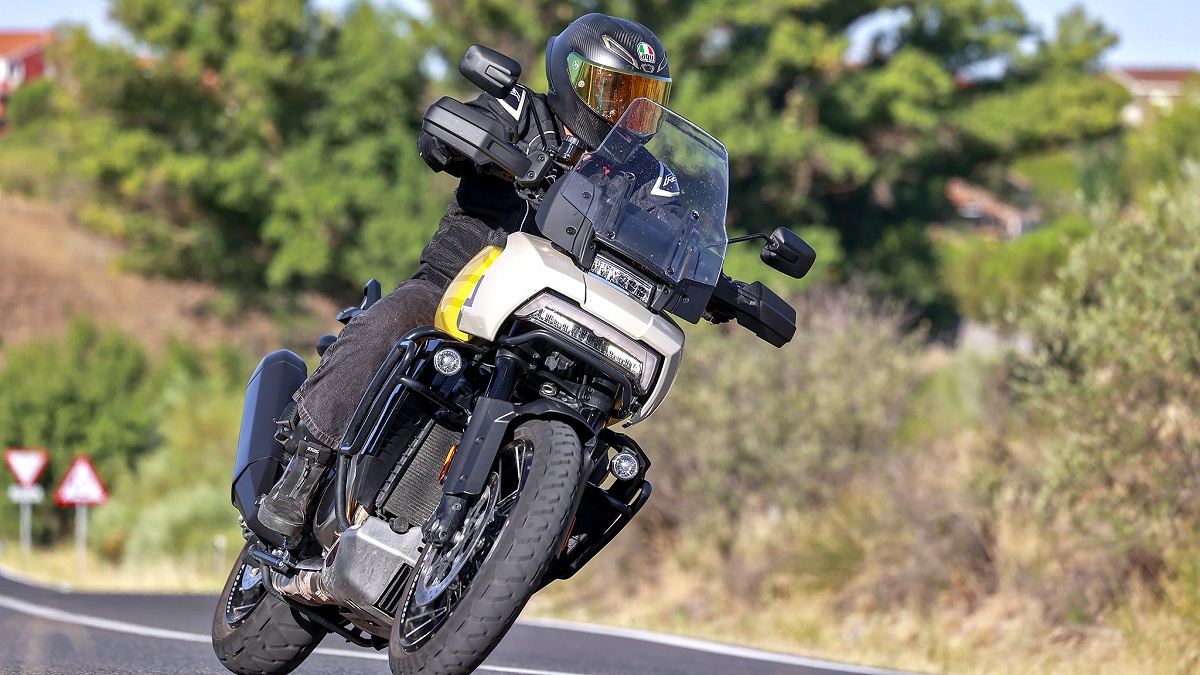Harley-Davidson te ofrece más de 10.000 piezas y accesorios para darle un  toque custom a tu moto. Aquí tienes u…