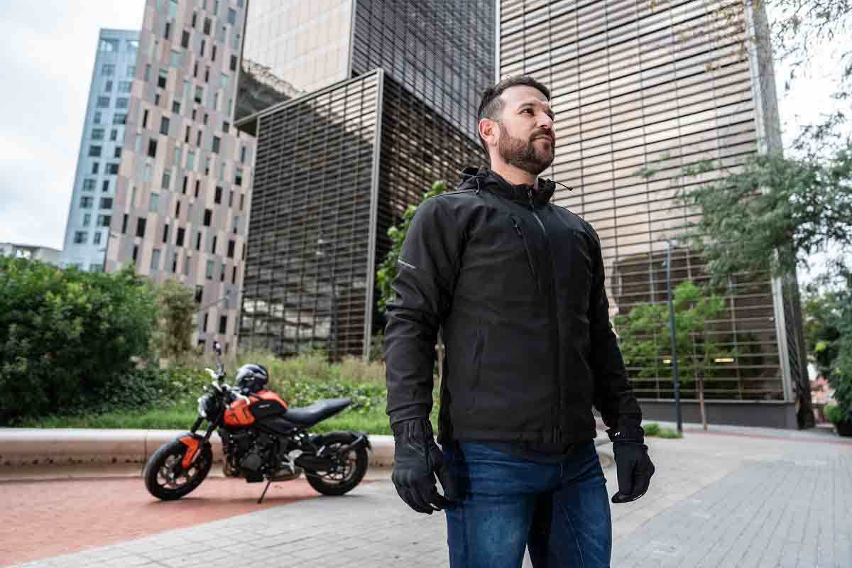 La chaqueta de moto LS2 Bolton es una nueva opción enfocada al uso urbano