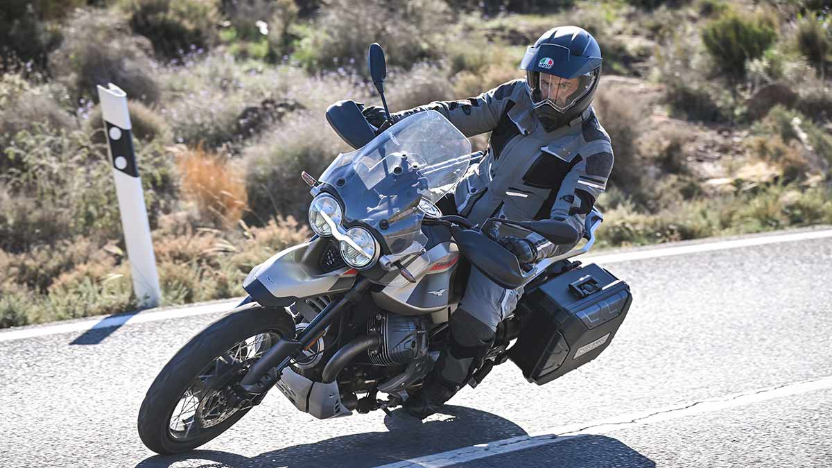 Fotos de las motos trail que abarcan la oferta de Moto Guzzi V85
