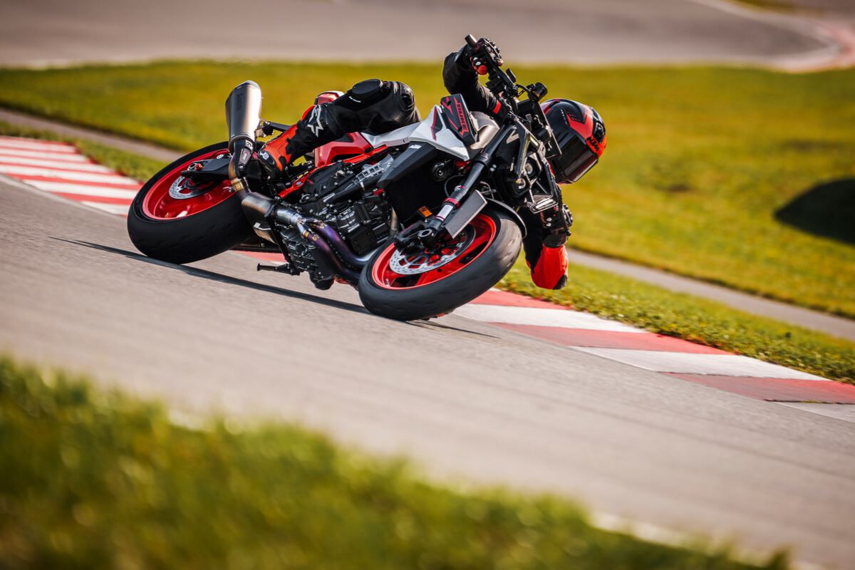 Llega La Nueva Ktm Super Duke Gt Para A Adir Un Toque Picante A Los Viajes De Larga